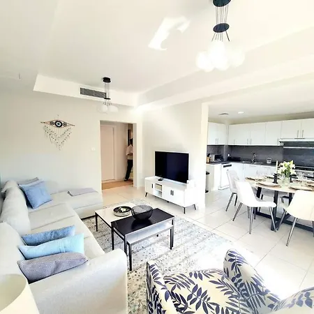 Direct Burj Khalifa Views / 5 Min Walk From Dubai Mall / Designer Choice / 6 People / New Building / Balcony Exterior photo