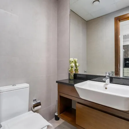 Direct Burj Khalifa Views / 5 Min Walk From Dubai Mall / Designer Choice / 6 People / New Building / Balcony Exterior foto
