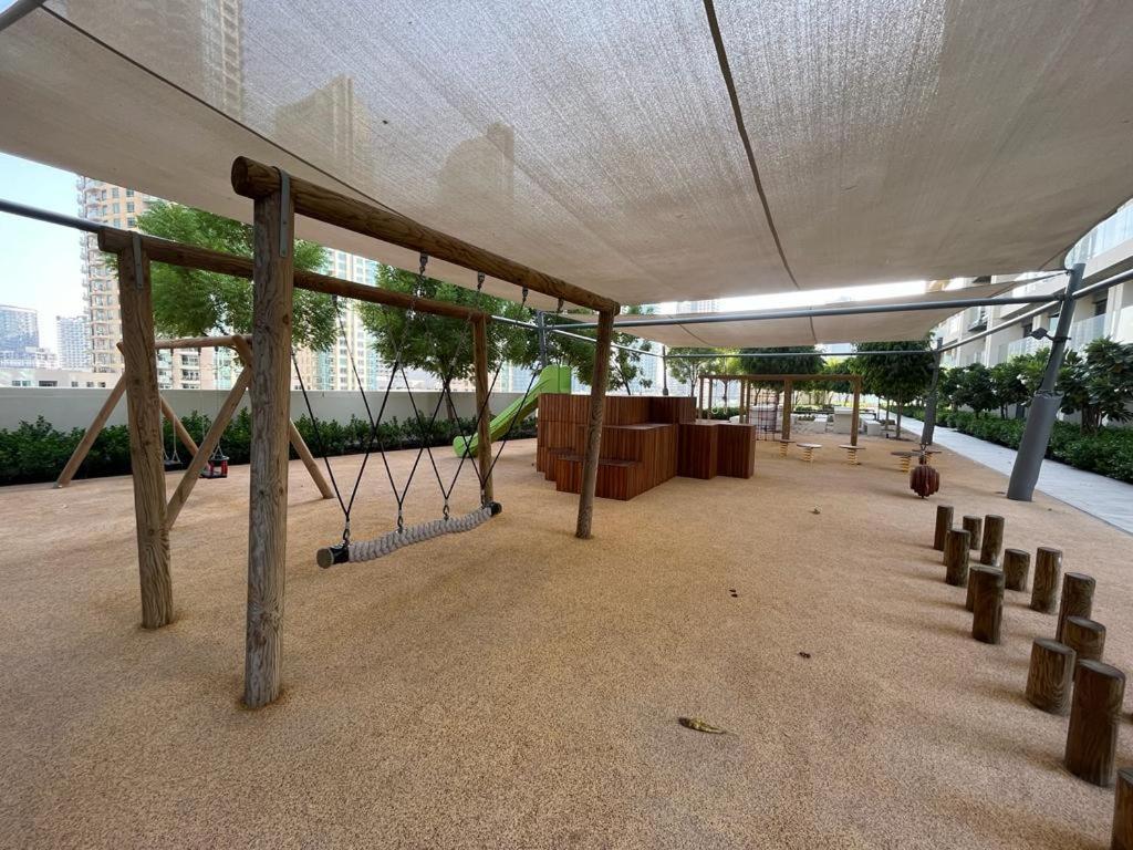 Direct Burj Khalifa Views / 5 Min Walk From Mall / Designer Choice / 6 People / New Building / Balcony *