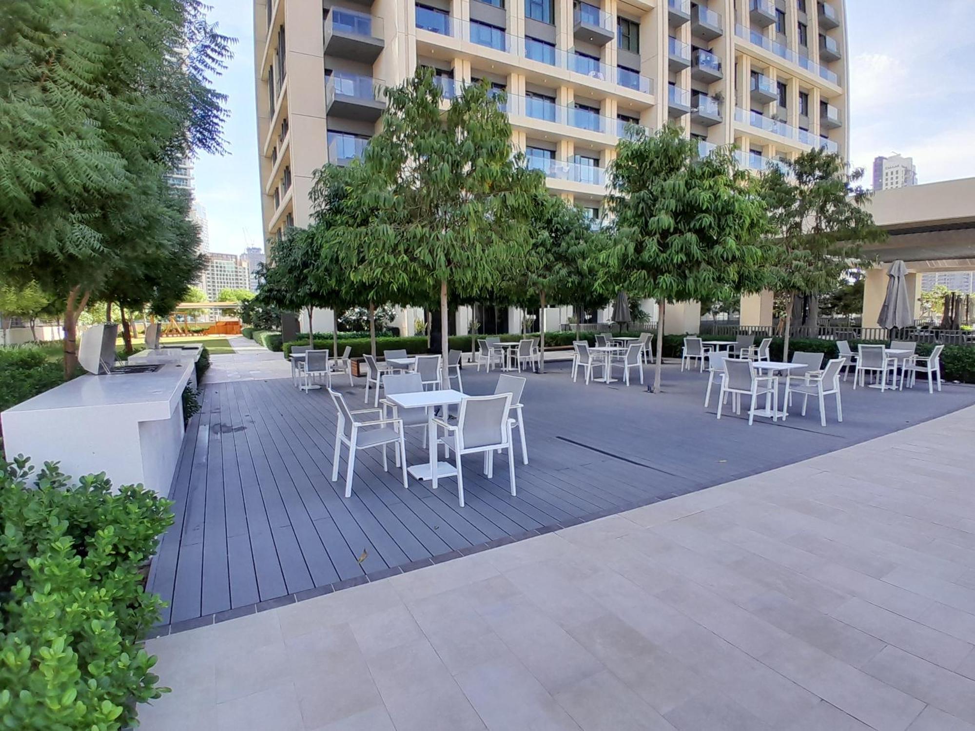 Apartment Direct Burj Khalifa Views / 5 Min Walk From Mall / Designer Choice / 6 People / New Building / Balcony
