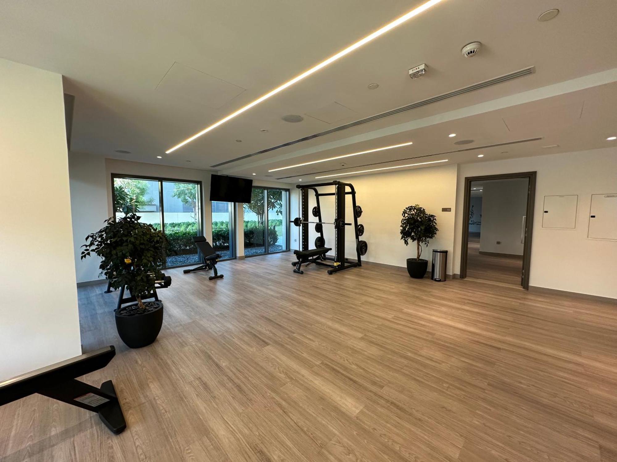 Direct Burj Khalifa Views / 5 Min Walk From Mall / Designer Choice / 6 People / New Building / Balcony Apartment *