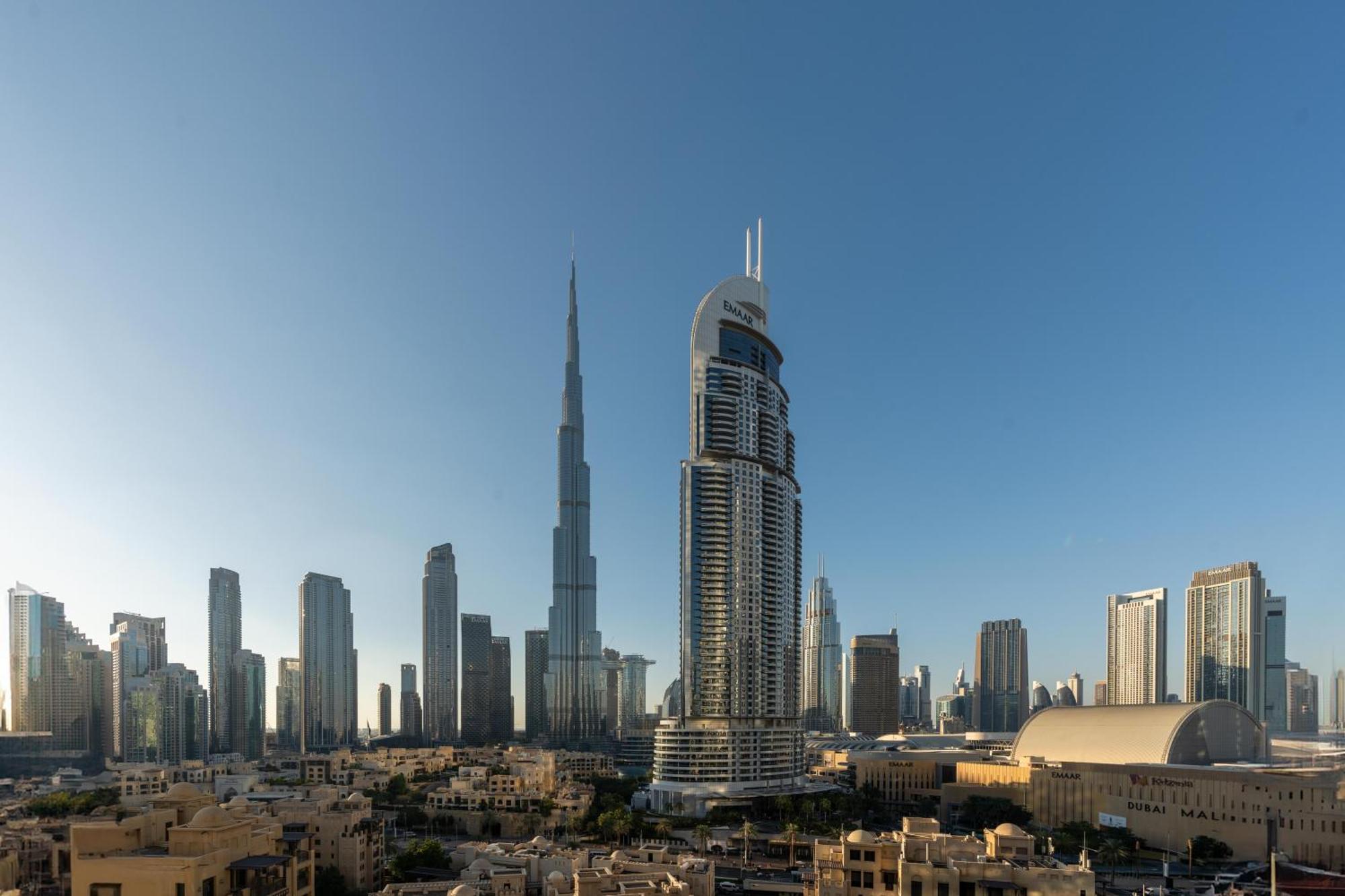 Apartment Direct Burj Khalifa Views / 5 Min Walk From Mall / Designer Choice / 6 People / New Building / Balcony *