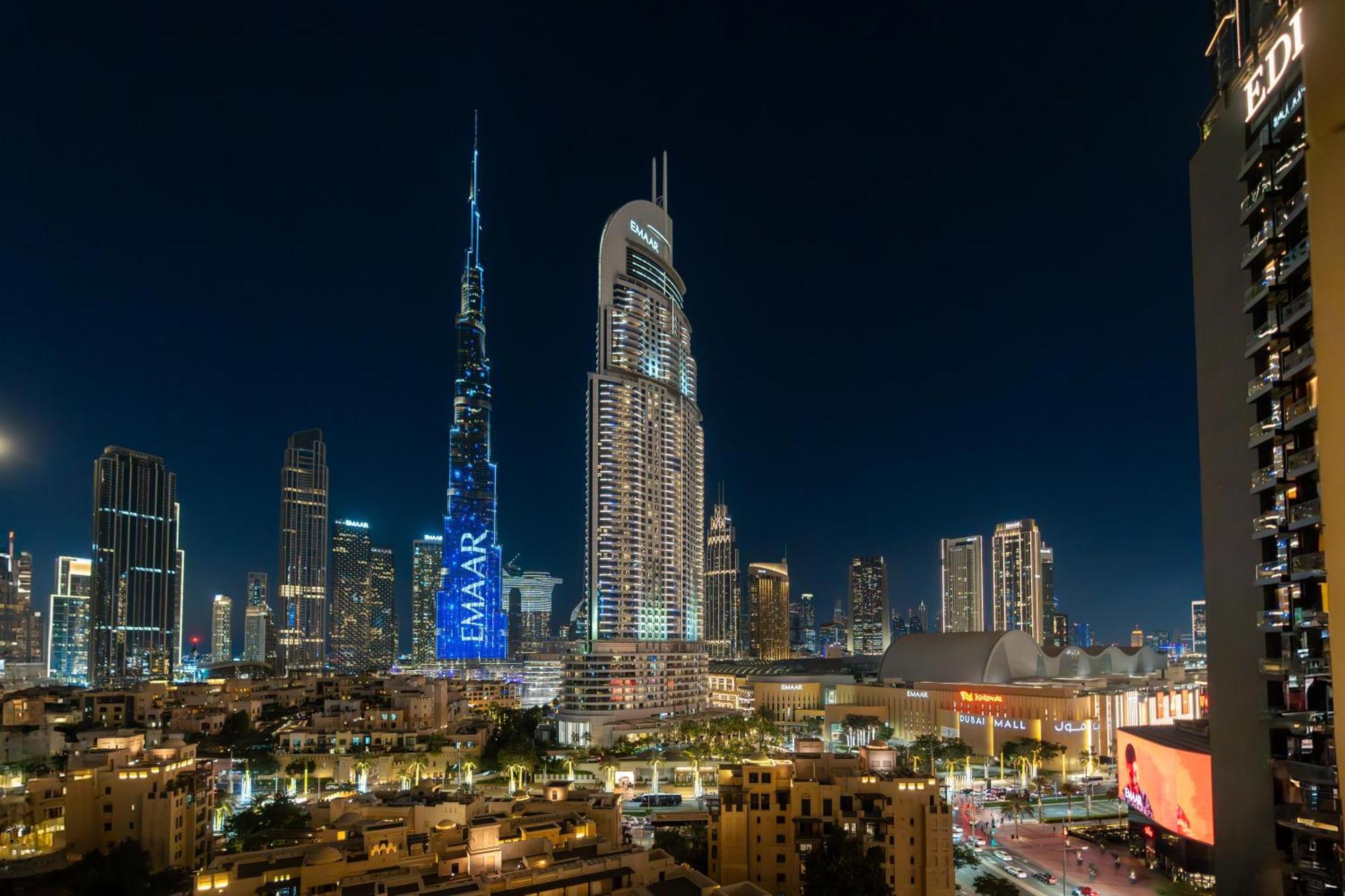 Direct Burj Khalifa Views / 5 Min Walk From Mall / Designer Choice / 6 People / New Building / Balcony Apartment