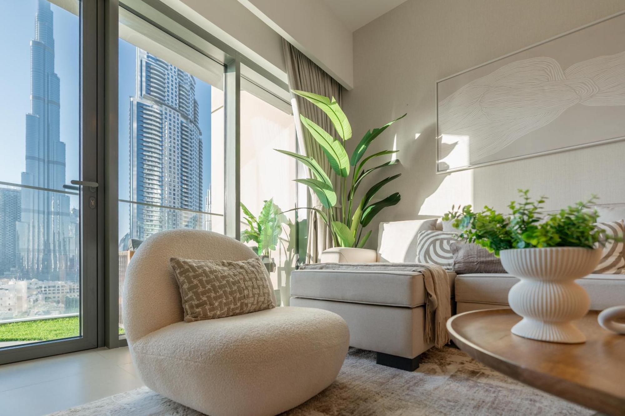 Direct Burj Khalifa Views / 5 Min Walk From Mall / Designer Choice / 6 People / New Building / Balcony